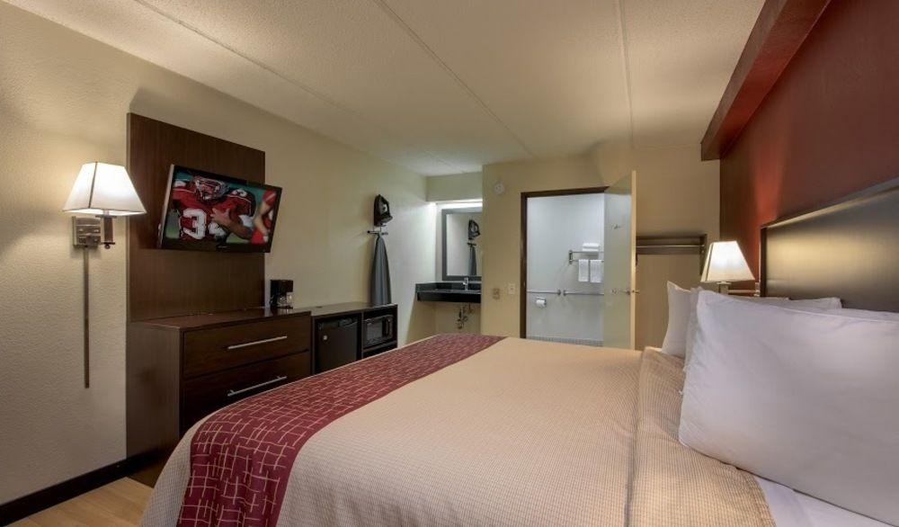 Red Roof Inn Columbia East - Ft Jackson Exterior photo